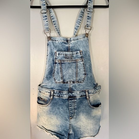 Zara Women’s Denim Distressed Short Overalls - Picture 2 of 4